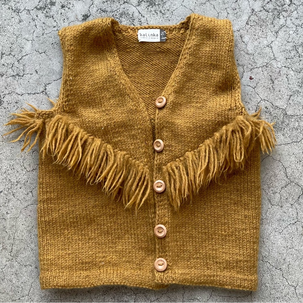 Kalinka knit vest size 4-5 kids button up Preowned fringe detail